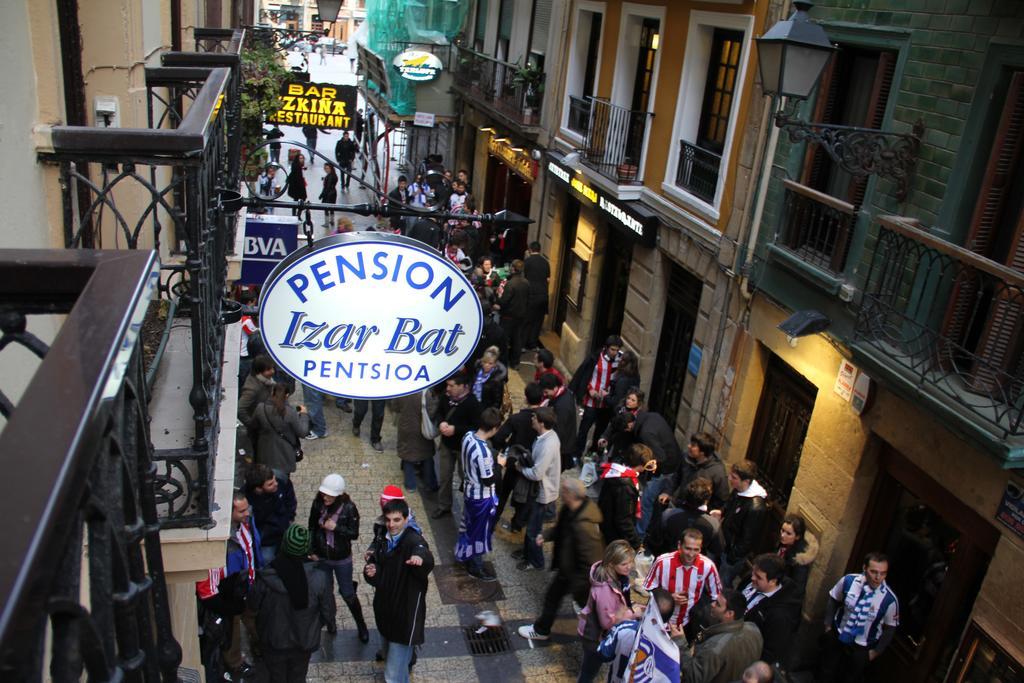 Pension Izar Bat San Sebastian Bagian luar foto